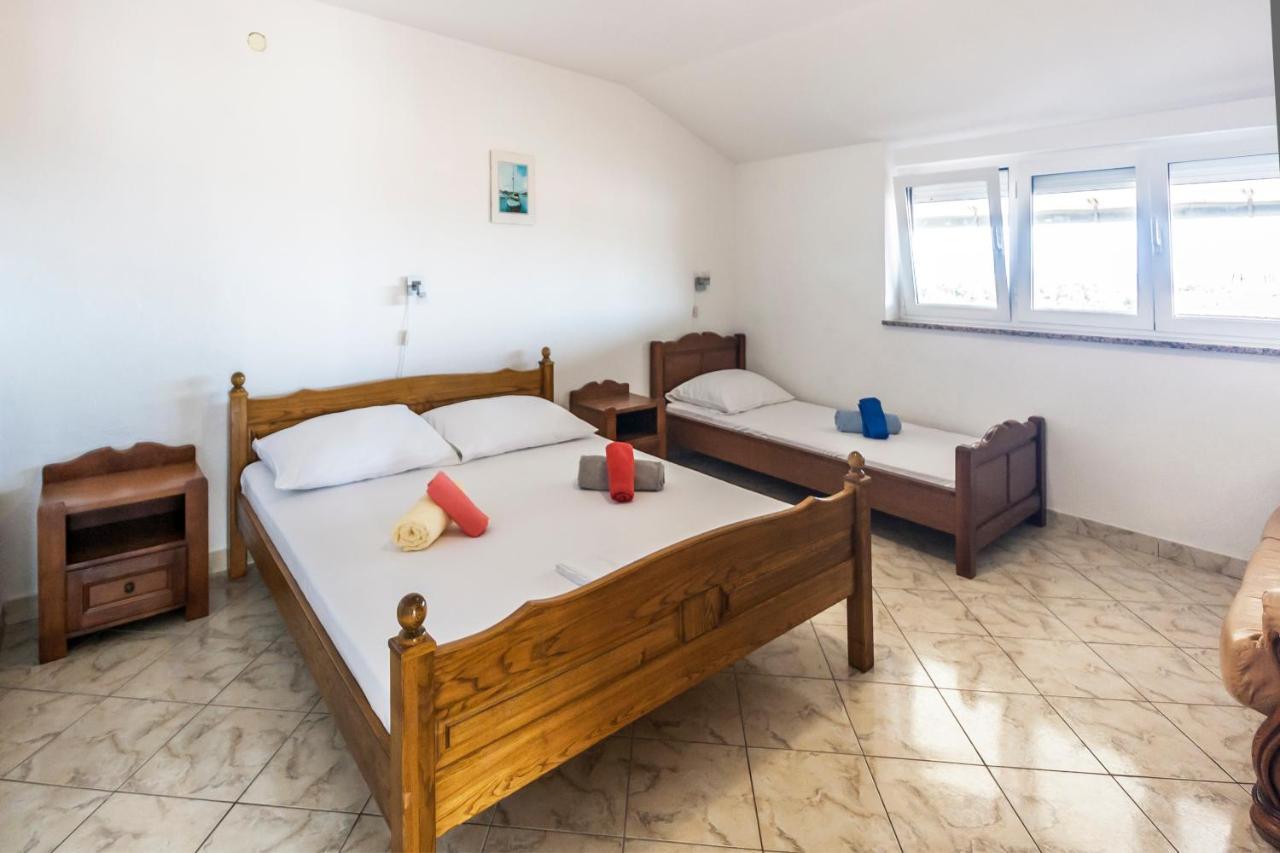 Apartments & Rooms Strcic Petra Krk Town Exterior photo