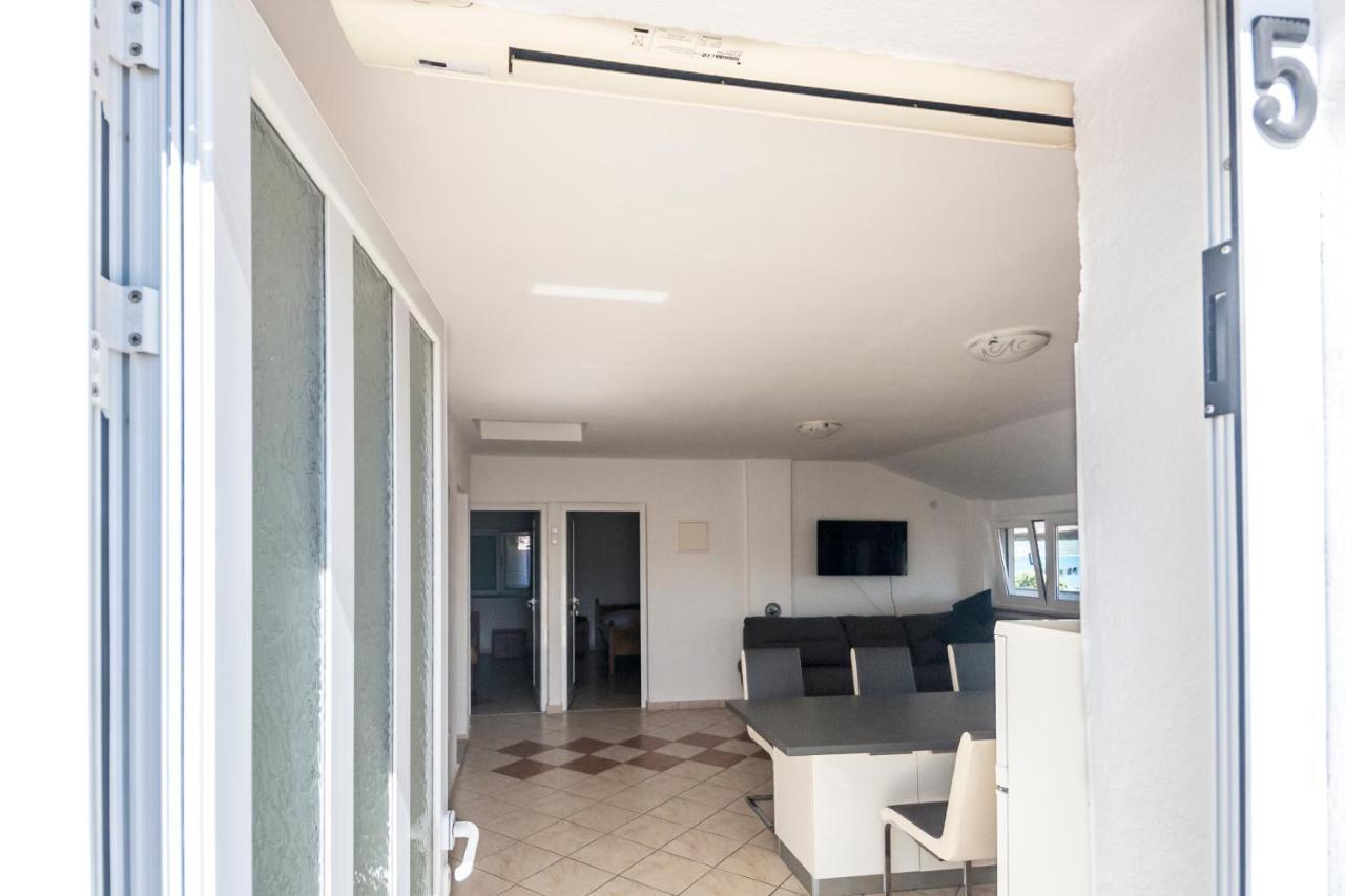 Apartments & Rooms Strcic Petra Krk Town Exterior photo