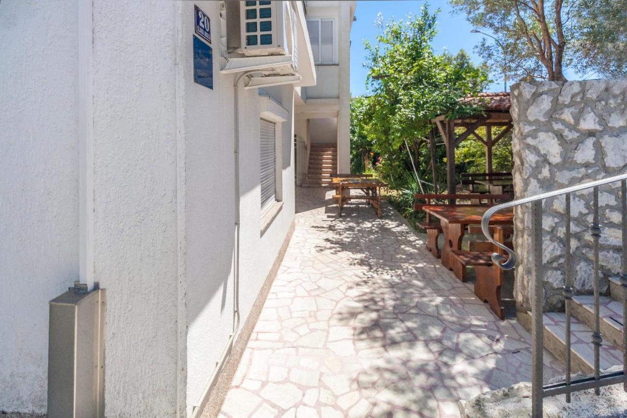 Apartments & Rooms Strcic Petra Krk Town Exterior photo